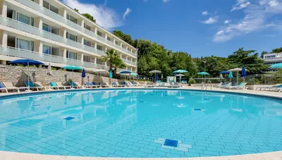 Chorvátsko - Istria - Rabac - Rabac Sunny Hotel & Residence - bazén Chorvátsko - Istria - Rabac - Rabac Sunny Hotel & Residence - bazén