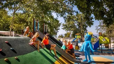 Chorvátsko - o.Krk - Njivice - Magal Hotel by Aminess - ihrisko - animácie