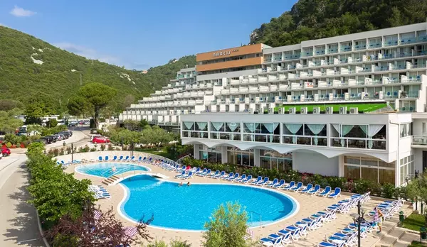 Chorvátsko - Istria - Rabac - hotel Narcis - hotel s bazénom
