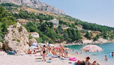 Chorvátsko - Omiš - Mimice - villa Kennedy - pláž