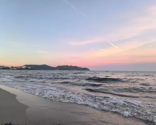 Mallorca - Cala Millor - Marianna Ivanova Lachkovičová - Večerná prechádzka po pláži