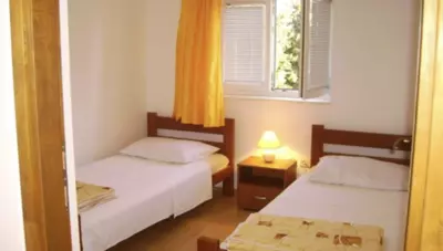 Chorvátsko - Sv.Filip i Jakov - Apartmány Šipa - apartmán - izba