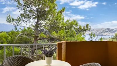 Chorvátsko - ostrov Rab - Lopar - Veli Mel Sunny Hotel - výhľad Chorvátsko - ostrov Rab - Lopar - Veli Mel Sunny Hotel - výhľad