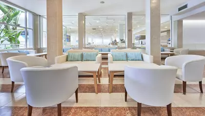 Španielsko - Mallorca -Calas de Mallorca - hotel Globales Samoa - lobby