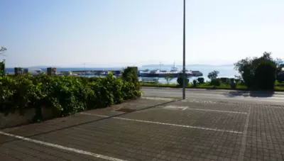 Chorvátsko - Turanj - Apartmán Bjela kuća - parkovisko