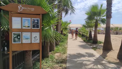 Turecko - Side - Hotel Royal Dragon - cestička k pláži Turecko - Side - Hotel Royal Dragon - cestička k pláži