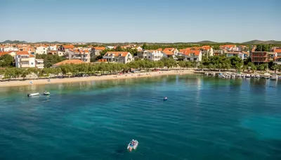 Chorvátsko - Vodice - Srima - apartmány Adria - pláž Chorvátsko - Vodice - Srima - apartmány Adria - pláž