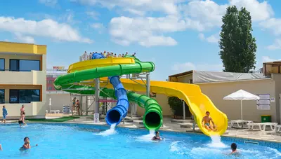 Bulharsko - Slnečné pobrežie - Hotel Glarus - bazén s toboganom