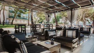 Chorvátsko - Vodice - hotel Punta - plážový bar La Belle Vie Chorvátsko - Vodice - hotel Punta - plážový bar La Belle Vie