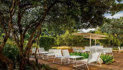 Chorvátsko - o.Krk - Njivice - Magal Hotel by Aminess - lobby bar - terasa