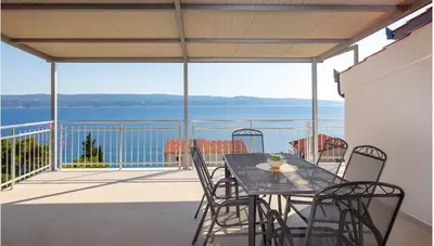 Chorvátsko - Omiš - Nemira - Apartmány Lana - apartmán 1/8 - terasa s posedením Chorvátsko - Omiš - Nemira - Apartmány Lana - apartmán 1/8 - terasa s posedením