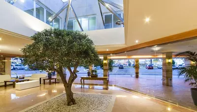Španielsko - Mallorca -Calas de Mallorca - hotel Globales Samoa - lobby
