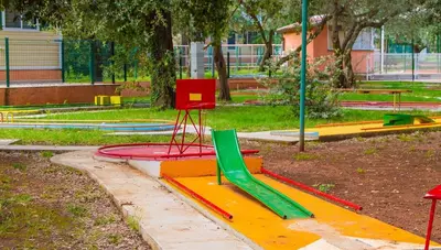 Chorvátsko - Istria - Rabac - hotel Narcis - minigolf Chorvátsko - Istria - Rabac - hotel Narcis - minigolf