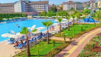 Turecko - Alanya - Hotel Lonicera Resort and Spa - bazén Turecko - Alanya - Hotel Lonicera Resort and Spa - bazén