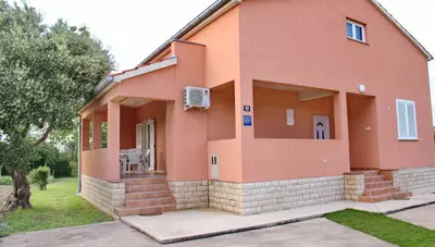 Chorvátsko - Nin - Dom Trstika - dom zvonka