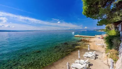 Chorvátsko - Crikvenica - Mediteran Hotel by Aminess - pláž Chorvátsko - Crikvenica - Mediteran Hotel by Aminess - pláž