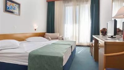 Chorvátsko - Makarska - hotel Biokovka - izba orientovaná na morskú stranu Chorvátsko - Makarska - hotel Biokovka - izba orientovaná na morskú stranu