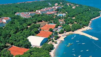 Chorvátsko - Istria - Poreč - apartmány Lanterna Sunny Resort by Valamar - pohľad na apartmány