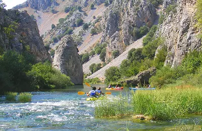 Kanoe v kaňone rieky Zrmanja