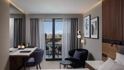 Chorvátsko - Baška Voda - hotel Noemia - izba s balkónom