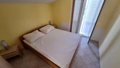 Chorvátsko - Vodice - Srima - apartmány Danu - dvojlôžkový apartmán s dvomi prístelkami - spálňa Chorvátsko - Vodice - Srima - apartmány Danu - dvojlôžkový apartmán s dvomi prístelkami - spálňa