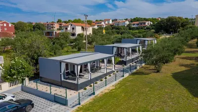 Chorvátsko - Sv.Filip i Jakov - Mobilhomy a apt. Adriatic - mobilhomy