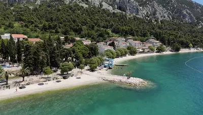 Chorvátsko - Gradac - hotel Neptun - okolie a pláž