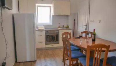 Chorvátsko - Biograd - Pakoštane - Apartmány Mamara - kuchyňa s jedálňou Chorvátsko - Biograd - Pakoštane - Apartmány Mamara - kuchyňa s jedálňou