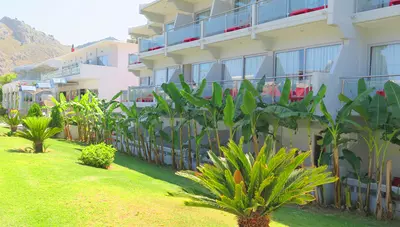 Rhodos - Kolymbia - Hotel Kolymbia Bay Art - záhrada pri hoteli Rhodos - Kolymbia - Hotel Kolymbia Bay Art - záhrada pri hoteli