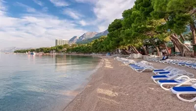 Chorvátsko - Makarska - Valamar Meteor hotel - pláž