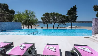 Chorvátsko - Biograd - Biograd na moru - hotel Adriatic - bazén Chorvátsko - Biograd - Biograd na moru - hotel Adriatic - bazén