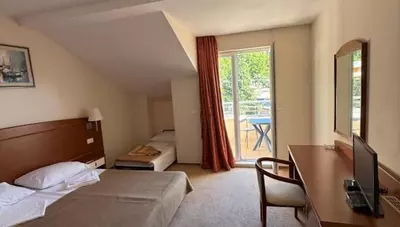 Chorvátsko - Gradac - hotel Neptun - dvojlôžková izba s prístelkou