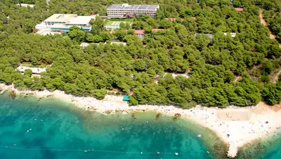 Chorvátsko - Baško Polje - Hotel Alem - pohľad zhora na hotel