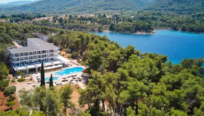 Chorvátsko - Stari Grad - Hvar PLACESHOTEL - pohľad na hotel