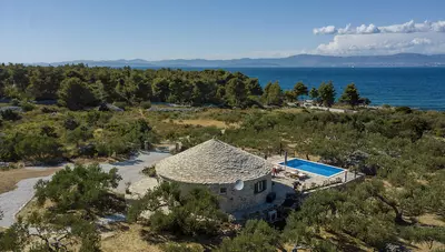 Chorvátsko - ostrov Brač - Magical Island home Mary - apartmán 1/4+2 - okolie