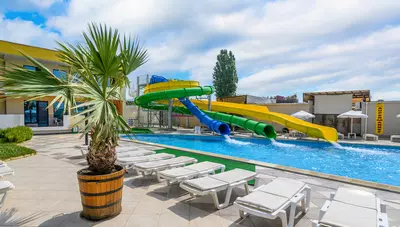 Bulharsko - Slnečné pobrežie - Hotel Glarus - bazén s toboganom