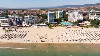 Bulharsko - Slnečné pobrežie - Hotel Palace - pohľad na hotel od mora Bulharsko - Slnečné pobrežie - Hotel Palace - pohľad na hotel od mora