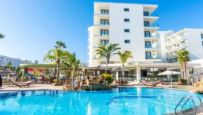 Cyprus - Ayia Napa - Hotel Stamatia - areál s bazénom