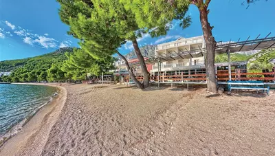 Chorvátsko - Gradac - hotel Nano - pláž Chorvátsko - Gradac - hotel Nano - pláž