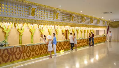 Turecko - Side - Hotel Royal Alhambra Palace - recepcia