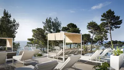 Chorvátsko - o.Rab - Suha Punta - Valamar Carolina Hotel & Villas - bazén Chorvátsko - o.Rab - Suha Punta - Valamar Carolina Hotel & Villas - bazén