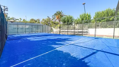 Kréta - Georgioupolis - Mythos Palace Resort & Spa - padel ihrisko Kréta - Georgioupolis - Mythos Palace Resort & Spa - padel ihrisko