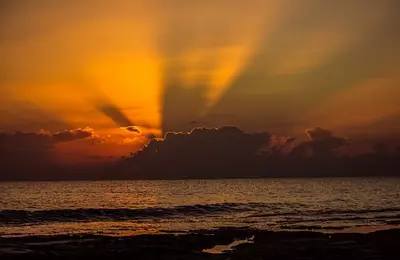 Lodný výlet za západom slnka