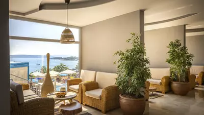 Chorvátsko - ostrov Krk - Krk - Krk Sunny Hotel - lobby bar Chorvátsko - ostrov Krk - Krk - Krk Sunny Hotel - lobby bar