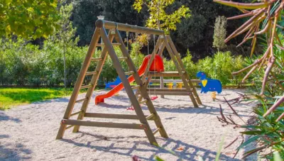 Chorvátsko - Istria - Rabac - hotel Hedera - detské ihrisko Chorvátsko - Istria - Rabac - hotel Hedera - detské ihrisko