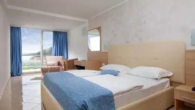 Chorvátsko - Istria - Rabac - hotel Mimosa Lido Palace - izba orientovaná na morskú stranu Chorvátsko - Istria - Rabac - hotel Mimosa Lido Palace - izba orientovaná na morskú stranu