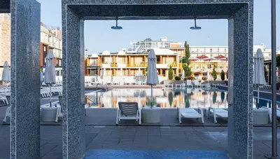 Bulharsko - Slnečné pobrežie - Hotel Burgas Beach - pri bazéne Bulharsko - Slnečné pobrežie - Hotel Burgas Beach - pri bazéne