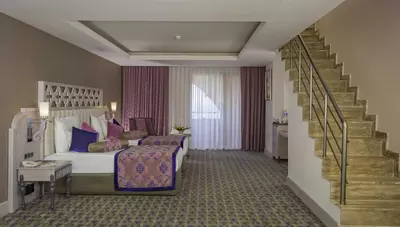 Turecko - Side - Hotel Royal Alhambra Palace - rodinná izba (mezonet)