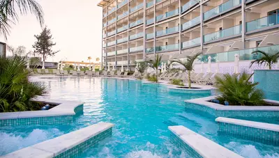 Cyprus - Ayia Napa - Hotel Asterias Beach - izba s bazénom Cyprus - Ayia Napa - Hotel Asterias Beach - izba s bazénom