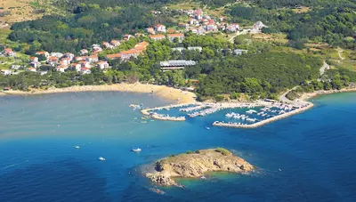 Chorvátsko - ostrov Rab - Lopar - apartmány Toni - pláž